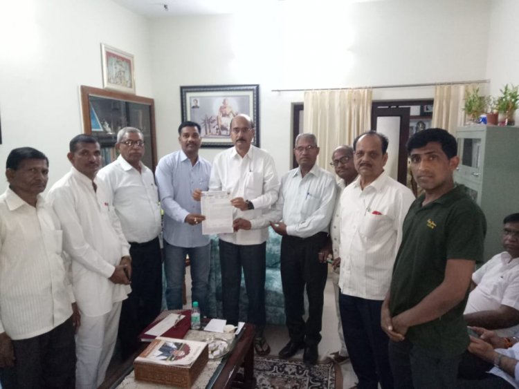 बैरवा महासभा के शिष्टमंडल ने मुख्यमंत्री जी के विशेषाधिकार पुखराज पाराशर जी को दिया ज्ञापन