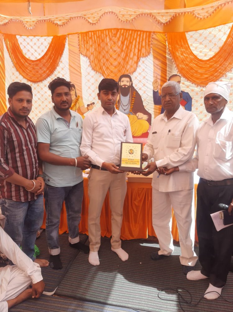 डॉ. अम्बेडकर युवा परिषद ने इंडिया बुक ऑफ रिकॉर्ड बनाने पर कौशल अंटवाल को किया समानित