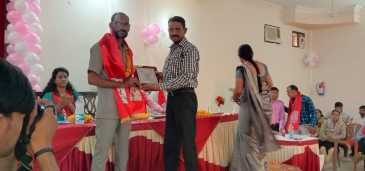 निहाल दैनिक समाचार पत्र के मालिक का स्वागत
