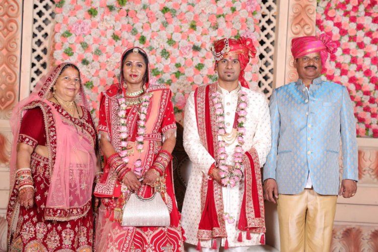 प्रभु लाल बैरवा के पुत्र का विवाह सम्पन्न, मंत्री ममता भूपेश, आईएएस डॉ. घनश्याम, आईएएस डॉ. ओ पी बैरवा सहित अनेक गणमान्य जनों ने दिया वर वधु को आशीर्वाद