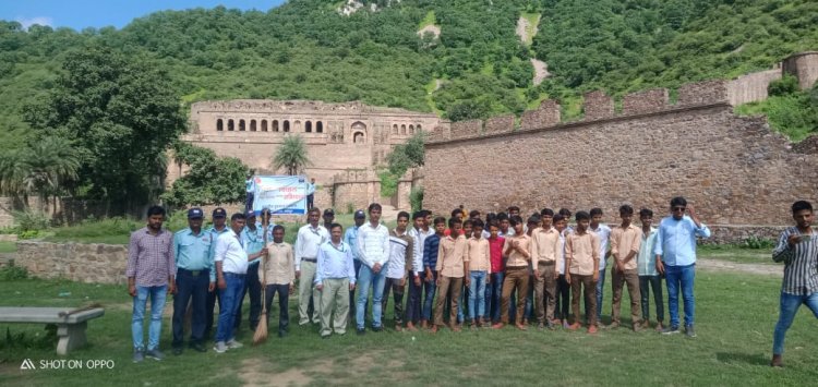 आज भानगढ़ में स्वच्छता अभियान मनाया गया