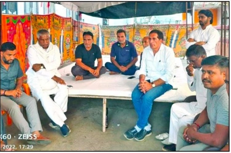 पूर्व पीसीसी सदस्य व मजदूर यूनियन नेता के निधन पर शोक जताने पहुंचे कांग्रेस नेता