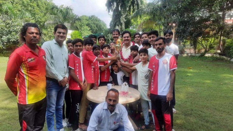 गुलाबपुरा में उदय एकेडमी ने मैत्री मैच ट्रॉफी जीती
