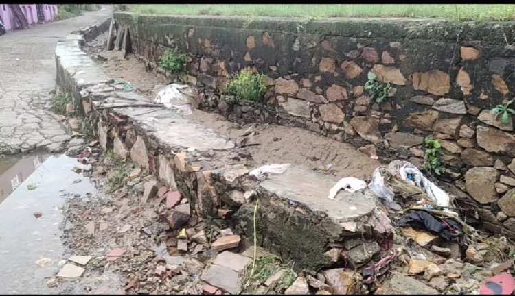 मूसलाधार बारिश से सड़के जलमग्न नाले हुए अवरुद्ध!