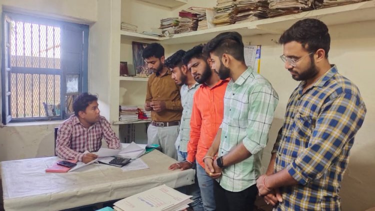 कपासन से होकर गुजर रहे स्टेट हाईवे पर पर्याप्त रोशनी के अभाव , संकेतक एवं उससे जुड़े सब मार्गो पर अविलंब ब्रेकर निर्माण करने हेतु*