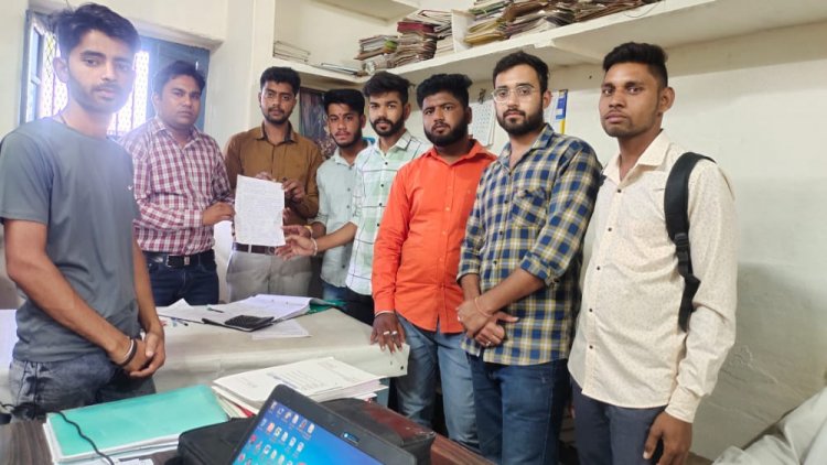 कपासन से होकर गुजर रहे स्टेट हाईवे पर पर्याप्त रोशनी के अभाव , संकेतक एवं उससे जुड़े सब मार्गो पर अविलंब ब्रेकर निर्माण करने हेतु*