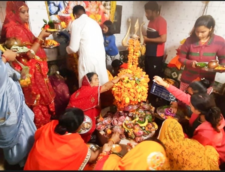 मंशा महादेव व्रत का आज हुआ उद्यापन : शिवालयों में सुबह से ही लगी भक्तों की भीड़ , विधि विधान से की पूजा अर्चना , चूरमे का लगाया भोग