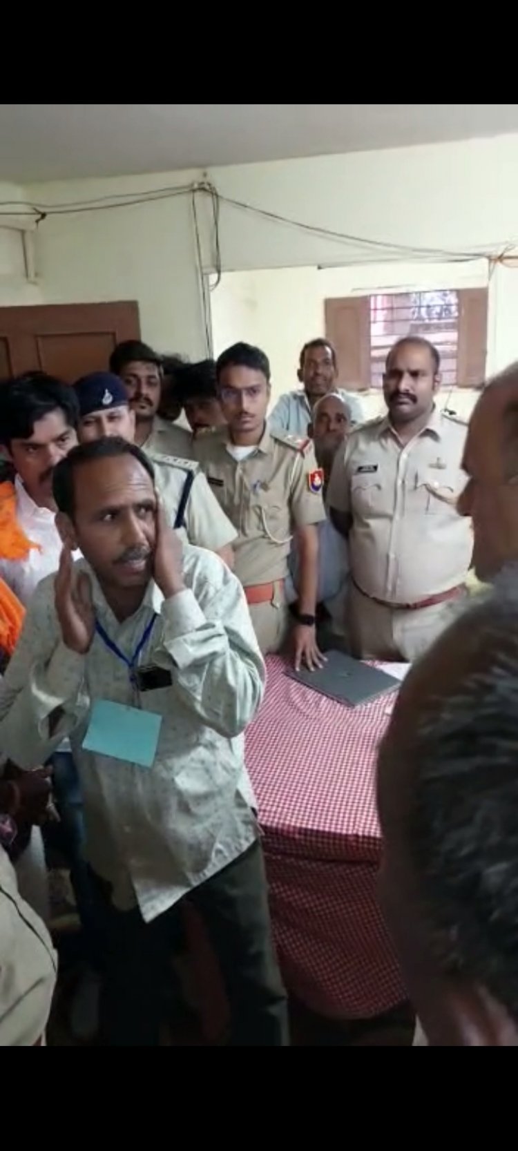 7 नवंबर को नारकोटिक्स विभाग के कर्मचारी को सांसद महोदय द्वारा थप्पड़ जड़ने के विरोध और घटिया अफीम नीति को संशोधन हेतु विशाल प्रदर्शन