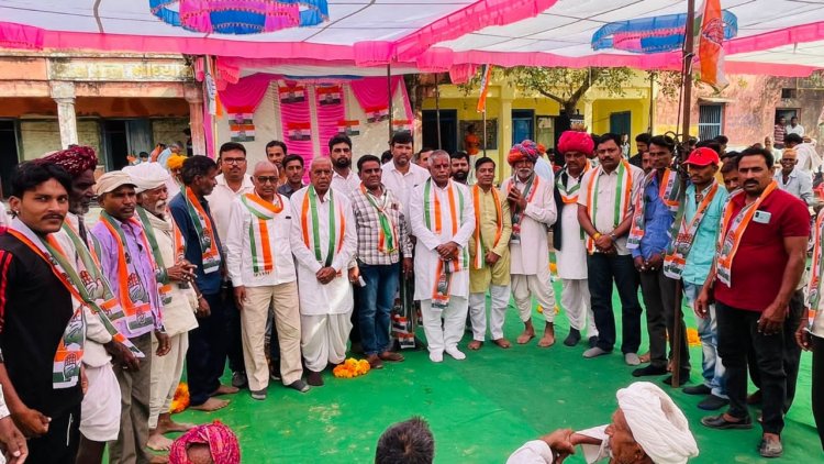 नाहरगढ़ में भाजपा को लगा झटका भाजपा समर्थित 13 सदस्य ने कांग्रेस पार्टी की सदस्यता की ग्रहण की।