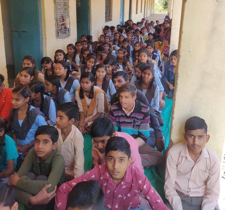 जिले में गायन की अंतर्राष्ट्रीय कलाकार अत्री कोटल की कार्यशालाएँ जारी, सहनवा व देवरी में हुई प्रस्तुतियां।