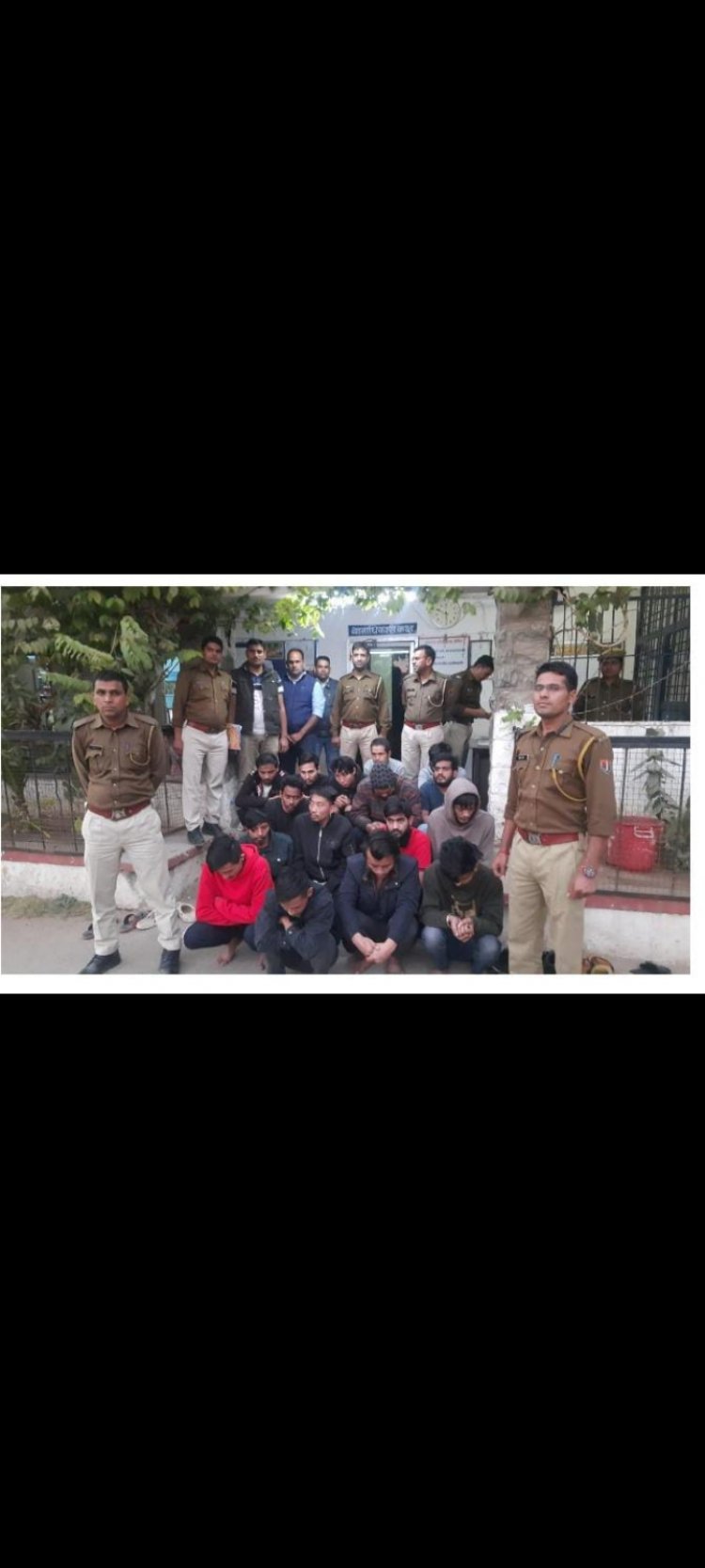 चित्तौड़गढ़ में बैठ कर यूएस में कर रहे थे ऑनलाइन ठगी, कोतवाली पुलिस ने फर्जी कॉल सेंटर का किया भंडाफोड़ *