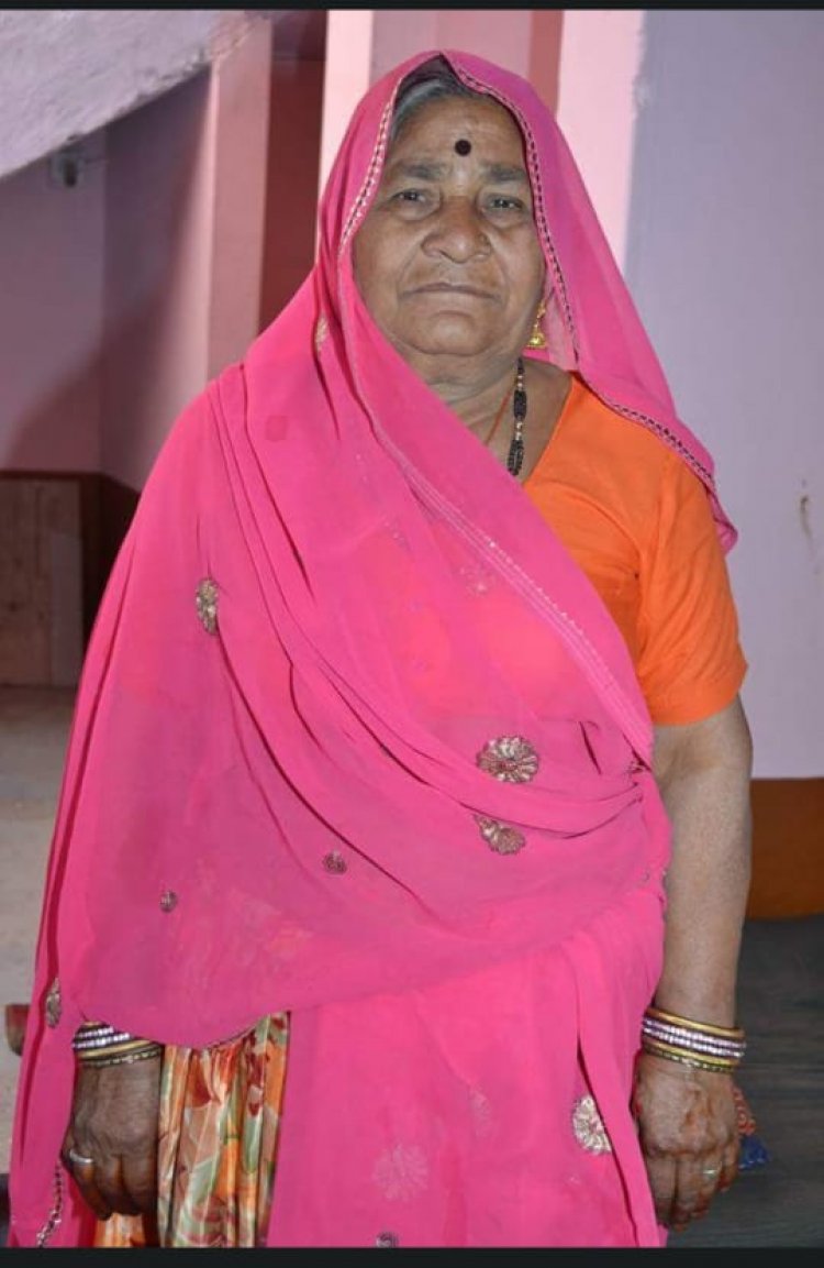 अत्यंत दुख के साथ समस्त धनेतकलां वासियों को सूचित किया जाता है कि स्वर्गीय केशूराम पंडित जी, की धर्मपत्नी एवं श्री शंभू जी इलेक्ट्रिकल, श्री गणपत जी पुलिस, श्री बाल किशन जी गुरुदेव की पूजनीय माताजी का स्वर्गवास हो गया है