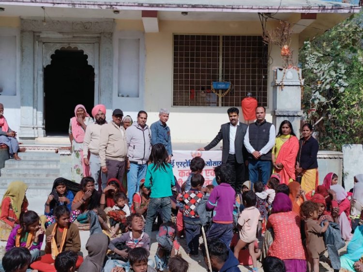 जरूरतमंदों को ऊनी वस्त्र वितरित किए, एक महीने तक चलेगा वस्त्र वितरण का यह कार्यक्रम।