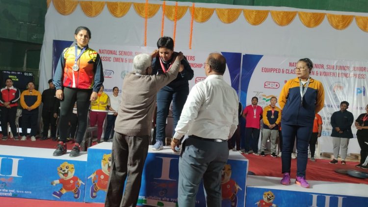चित्तौड़ जिले की अध्यापिका माया जोशी राजकीय उच्च माध्यमिक विद्यालय बड़ोदिया ने राष्ट्रीय स्तरीय पावरलिफ्टिंग प्रतियोगिता में गोल्ड मेडल जीता