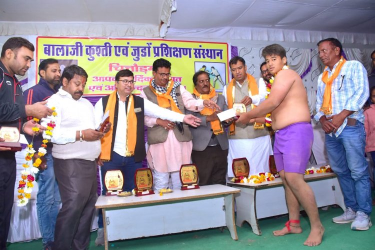 बालाजी व्यायामशाला कुश्ती दंगल का समापन  समापन दंगल में छाये बालाजी व्यायाम शाला के पहलवान:    10 भार वर्ग में से 7 भार वर्ग में प्रथम 