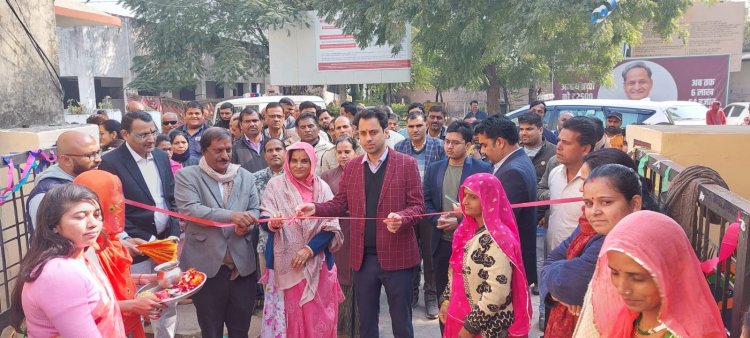 दीदी कैफे का जिला कलक्टर ने किया उद्घाटन