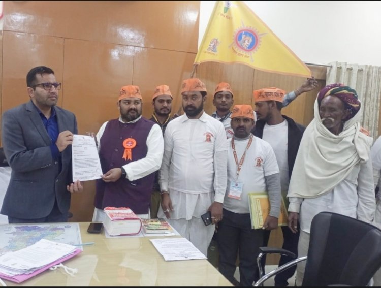 महाराणा प्रताप सेना ने SDM को सौंपा ज्ञापन : बंजारा और गाडोलिया लोहार समाज के लिए पक्के आवास की मांग , कहा- सरकारी योजनाओं का लाभ दें -