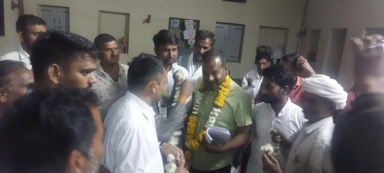 सेमलपुरा कांग्रेस जनों की मीटिंग का हुआ आयोजन  इस दरमियान इकाई अध्यक्ष का निर्विरोध निर्वाचन हुआ