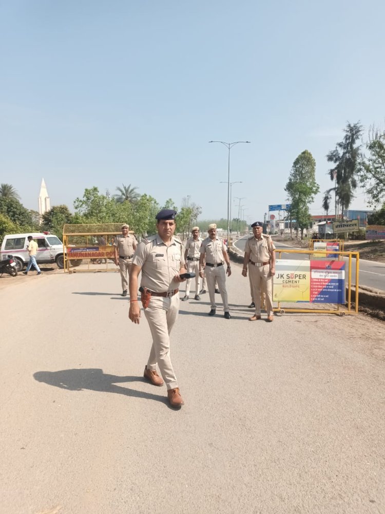 बुढ़िया गेट इंचार्ज श्री गुरदयाल सिंह ने अपनी टीम सहित सीलिंग प्लान के तहत नाकाबंदी की