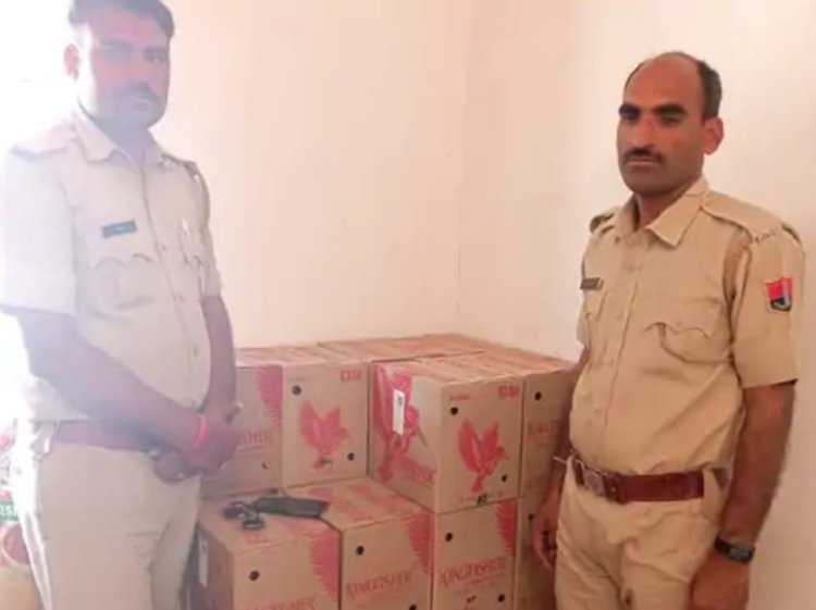 *घर के बरामदे में छुपा रखी थी शराब: पुलिस ने दी दबिश एक लाख रुपए की बियर और विस्की जब्त।*