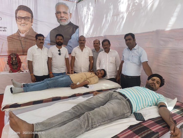 पंचायत समिति परिसर में रक्तदान कर मनाया गया नेता प्रतिपक्ष राठौड़ का जन्मदिन।