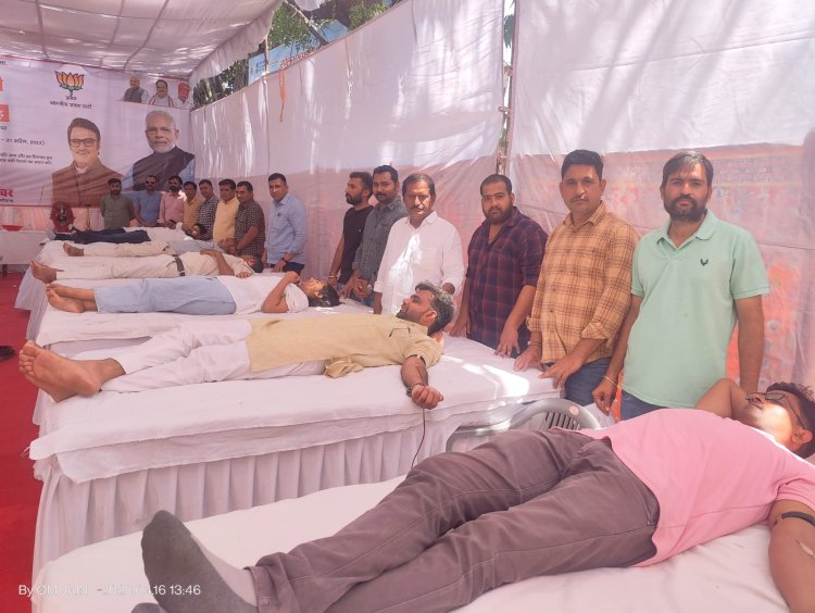 पंचायत समिति परिसर में रक्तदान कर मनाया गया नेता प्रतिपक्ष राठौड़ का जन्मदिन।