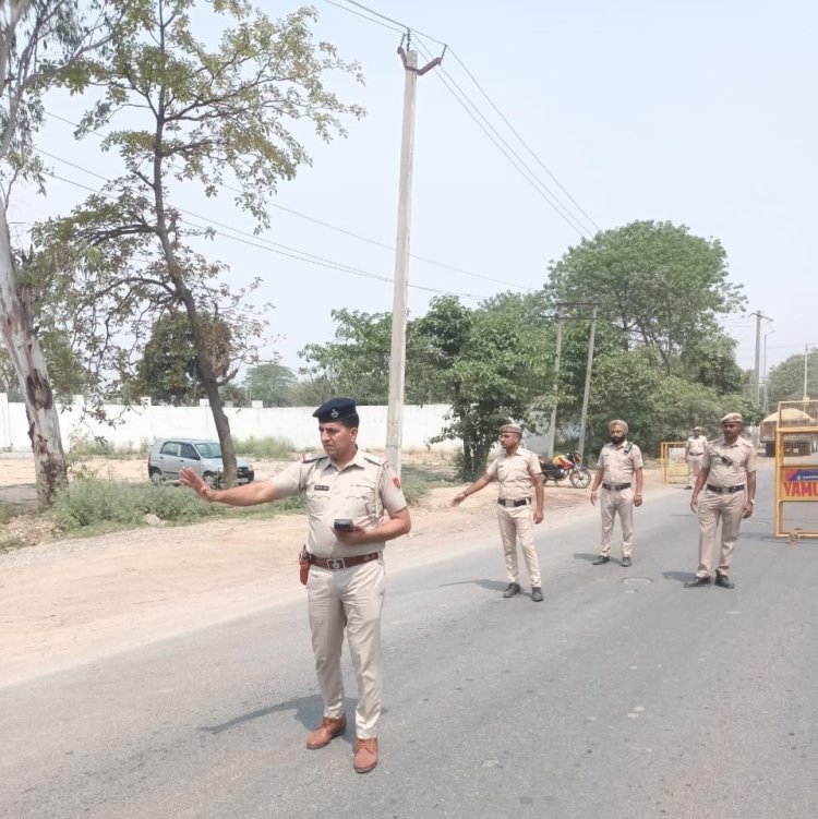 सीलिंग प्लांट के तहत नाकाबंदी पुलिस प्रशासन