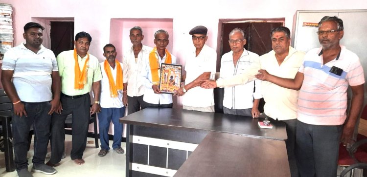 पारसोली के रांका ने खाखल देव मन्दिर  में वाटर कूलर किया भेंट