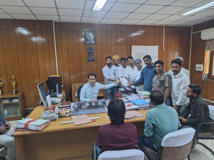राष्ट्रीय  राजपूत करणी सेना ने मुख्यमंत्री के नाम जिला कलक्टर चित्तौड़गढ़ को सौंपा ज्ञापन