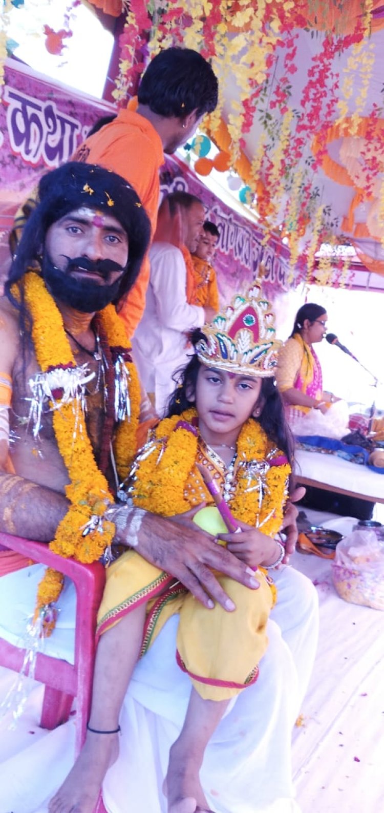 अमीरामा गांव में श्रीमद् भागवत कथा में श्रीं कृष्णा जन्मोत्सव मनाया गया कथा स्थल नंद के घर आनंद भयो जय कन्हैया लाल के भजनों से गूंज उठा पांडाल