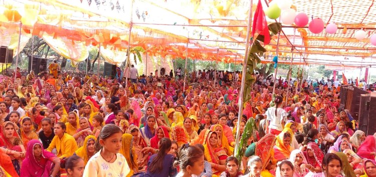 अमीरामा गांव में श्रीमद् भागवत कथा में श्रीं कृष्णा जन्मोत्सव मनाया गया कथा स्थल नंद के घर आनंद भयो जय कन्हैया लाल के भजनों से गूंज उठा पांडाल