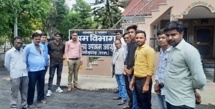 निर्वाचन विभाग के दल का किया सम्मान