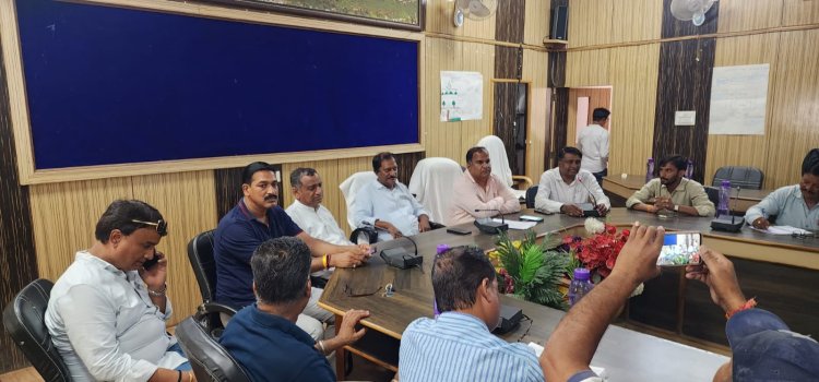 भाजपा प्रदेश अध्यक्ष सी पी जोशी होंगे लाभार्थी सम्मेलन के मुख्य अतिथि पंचायत समिति सभागार में आयोजन को लेकर हुई प्रेस कॉन्फ्रेंस।