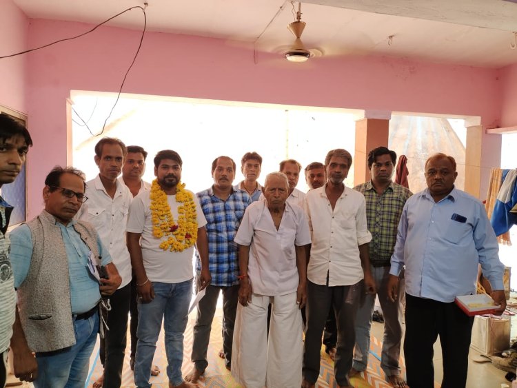 सालवी समाज कपासन की कार्यकारिणी का किया गठन सर्व सम्मती से महेन्द्र सालवी को अध्यक्ष पद पर किया मनोनीत