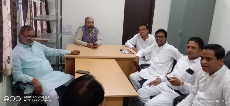 जिला शांति एवं अहिंसा प्रकोष्ठ के कार्यालय का राज्यमन्त्री डॉ. यादव एवं निदेशक शर्मा ने अवलोकन किया