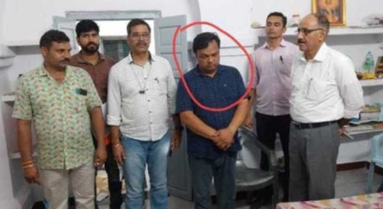 रिश्वतखोर एक्सईएन निकला मालदार, 68 लाख से ज्यादा की नकदी के अलावा मिली करोड़ों की संपति, एक लॉकर की तलाशी शेष।