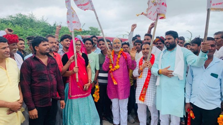 ग्राम पंचायत बोटुंदा के सरपंच के साढ़े 3 वर्ष कार्यकाल पूर्ण होने पर जोधपुरिया धाम तक निकाली यात्रा