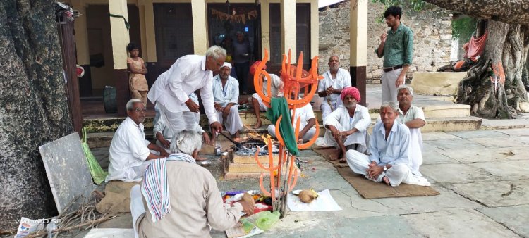 बारिश की कामना हवन में दी आहुतियां खेड़ा देवत पूजे