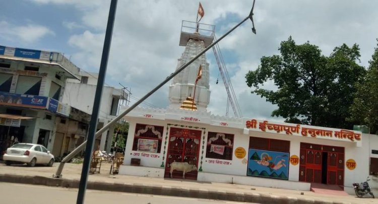 चंदेरिया मे हादसे को बुलावा देता नगर परिषद का स्ट्रीट लाइट पोल, जिम्मेदारो का नहीं जा रहा ध्यान।