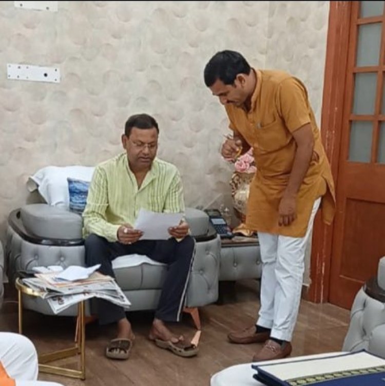 नई अफीम नीति को लेकर दिल्ली में वित्त राज्य मंत्री से मिले किसान नेता आंजना