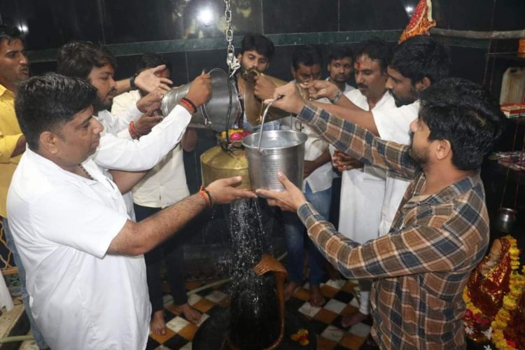 आगामी चुनाव विधानसभा लोकसभा में भाजपा की विजय को लेकर महारूंडेश्वर महादेव मायरा मंदिर पर हुआ विजयाभिषेक।