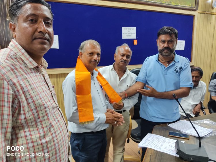 प्रतिदिन पांच महिला अभिभावकों को विद्यालय बुलाने का आदेश अप्रासंगिक राजस्थान शिक्षक संघ राष्ट्रीय ने मुख्यमंत्री को पत्र लिखा।