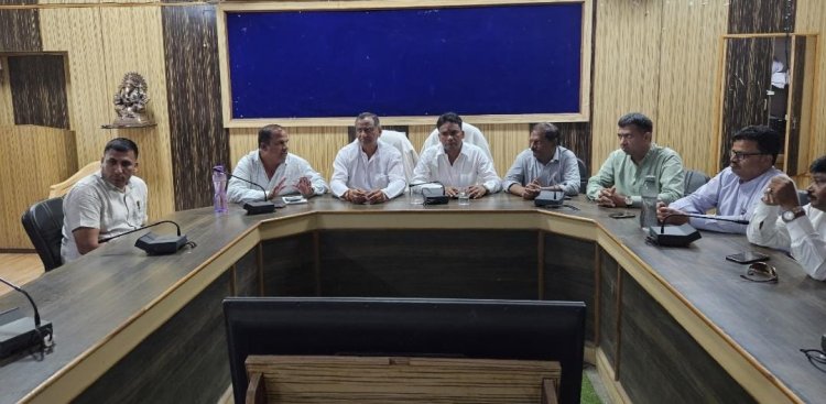 परिवर्तन संकल्प यात्रा को लेकर पंचायत समिति सभागार में परिवर्तन संकल्प यात्रा विधानसभा व्यवस्था समिति की बैठक आयोजित