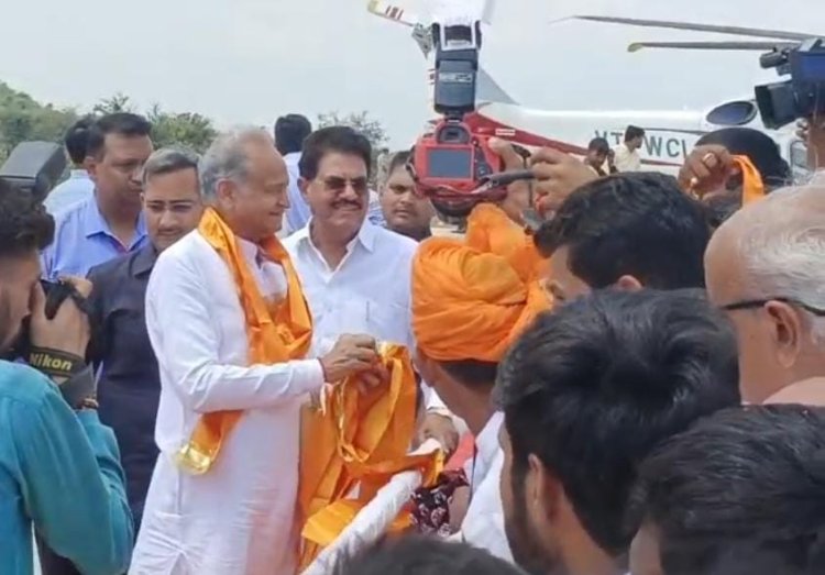 अफीम अफीम किसान संघ ने अपनी विभिन्न मांगो को लेकर मुख्यमंत्री गहलोत को दिया ज्ञापन।