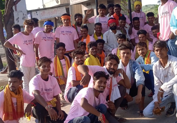 राजसमंद मेंदसौर सुवासर देवपुरा बामणी गांव के यात्रियों को कराया चाय नाश्ता व शुद्ध पानी पीने के लिए बोतल दिलाई गई