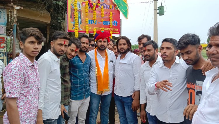 सामरी चोराये पर गुर्जर सम्राट मिहिर भोज की मूर्ति का अनावरण किया।