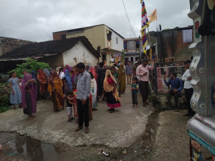 भादवी बीज पर जुलूस निकाला बाबा रामदेव जी का जन्मोत्सव मनाया