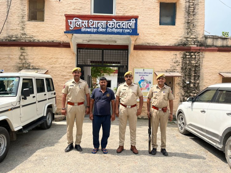 अफीम तस्करी में लिप्त, पैरोल से फरार, 10 हजार रुपये का ईनामी बदमाश गिरफ्तार।