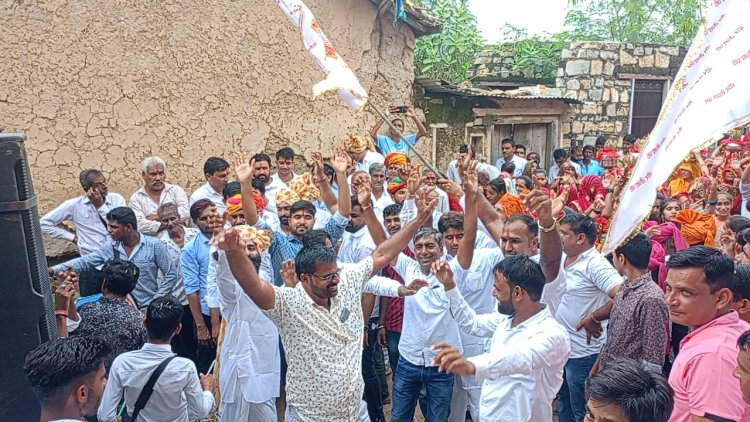 तेजा दशमी पर धूम धाम से निकाली गई शोभायात्रा
