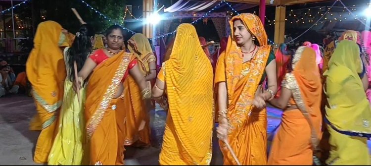कन्नौज गांव मे गणपति महोत्सव पर गरबा डांडियों की धूम।